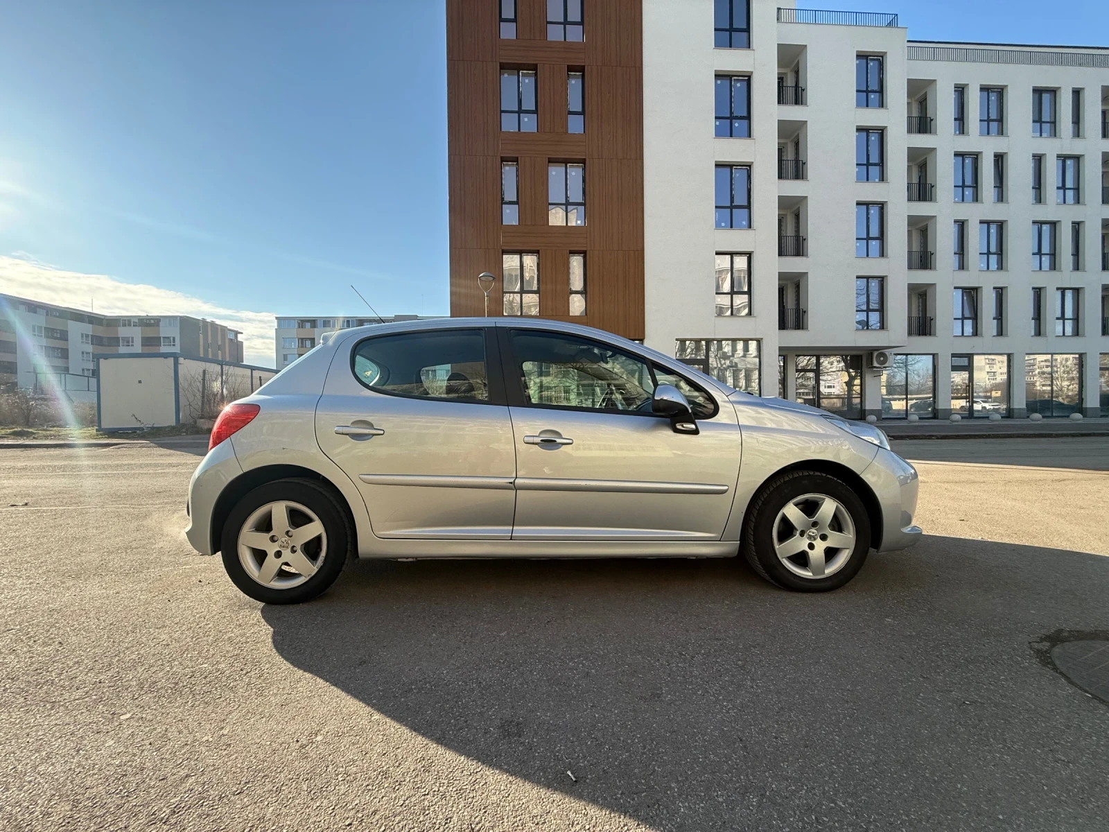 Peugeot 207 1.4 90к.с. Газ - Перфектна кола - изображение 5