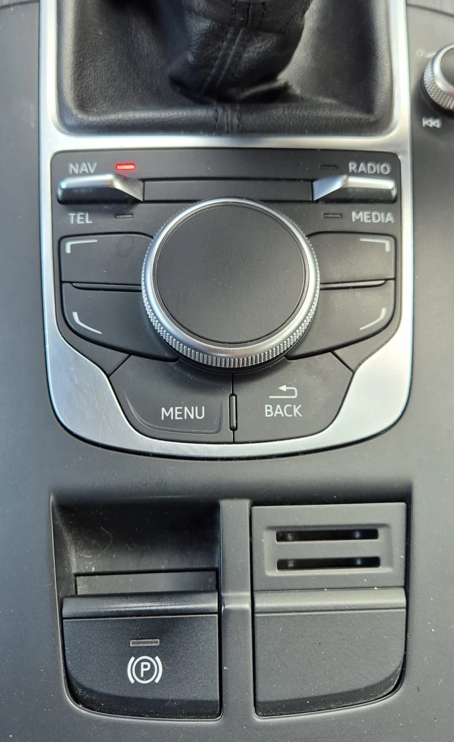 Audi A3 1.6 TDI, снимка 17 - Автомобили и джипове - 53710599