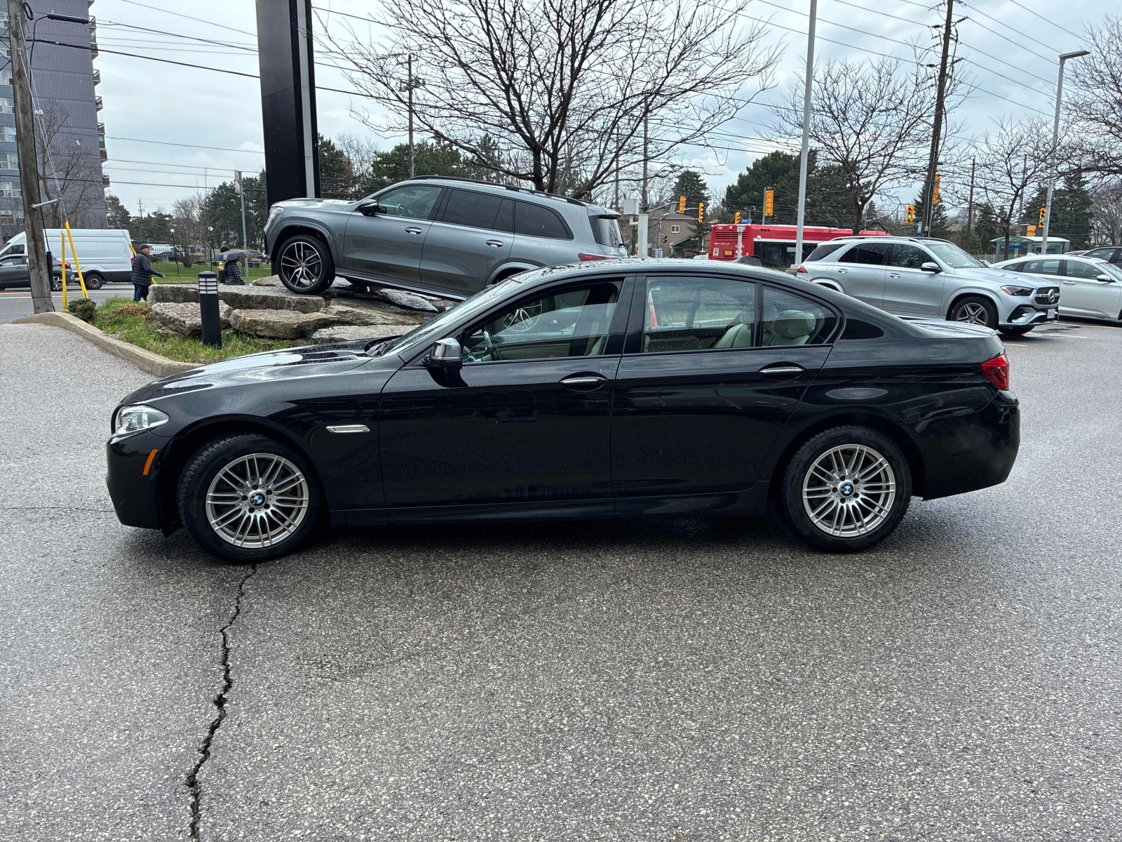 BMW 535 535i xDrive  CARFAX, снимка 2 - Автомобили и джипове - 54244218