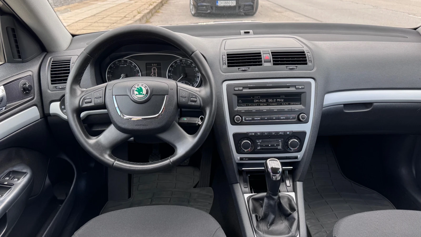 Skoda Octavia 1.6TDI 105кс , снимка 13 - Автомобили и джипове - 54389721