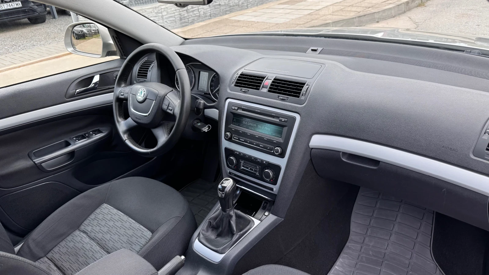 Skoda Octavia 1.6TDI 105кс , снимка 10 - Автомобили и джипове - 54389721