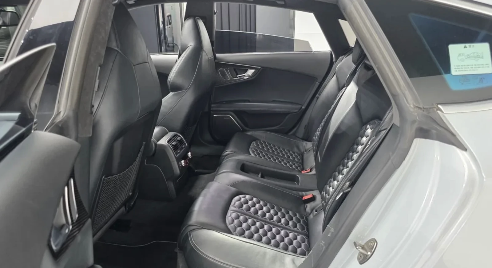Audi Rs7 АВТОКРЕДИТ* CERAMIC* HEAD-UP* BANG&OLFSEN* , снимка 11 - Автомобили и джипове - 54780324