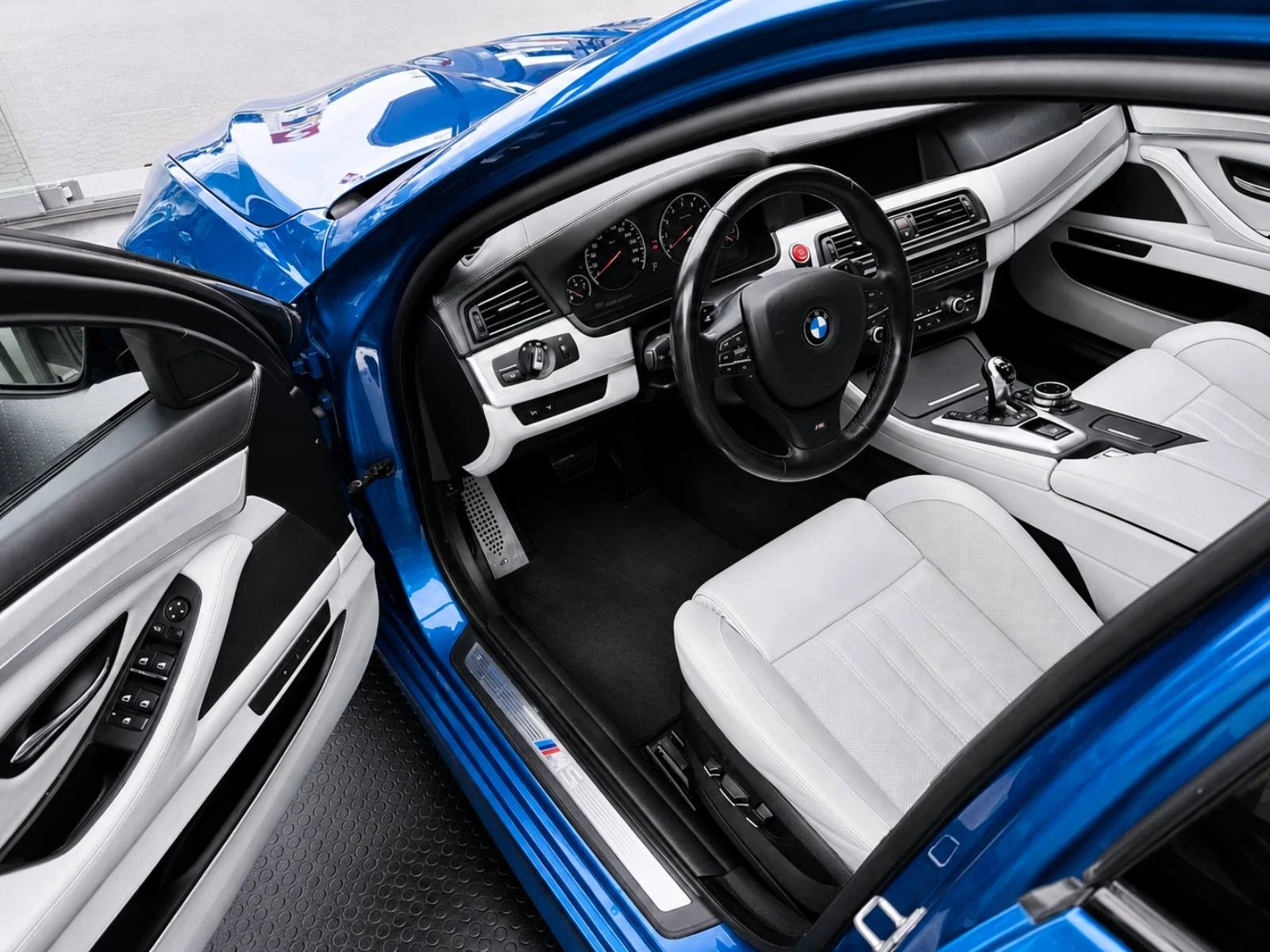 BMW M5 F10 FULL БАРТЕР-ЛИЗИНГ, снимка 10 - Автомобили и джипове - 54887220