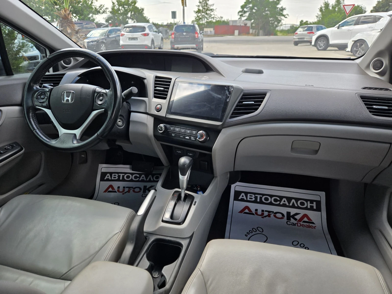 Honda Civic 1.8i-141кс= АВТОМАТ= НАВИГАЦИЯ= ПОДГРЕВ, снимка 13 - Автомобили и джипове - 54891866