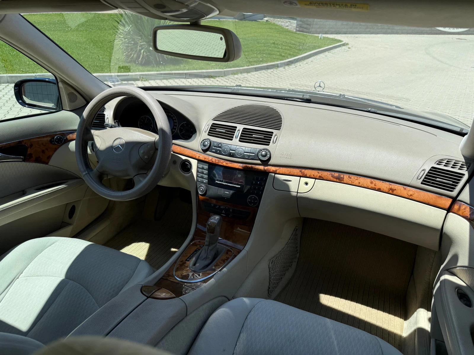 Mercedes-Benz E 220, снимка 9 - Автомобили и джипове - 54901071