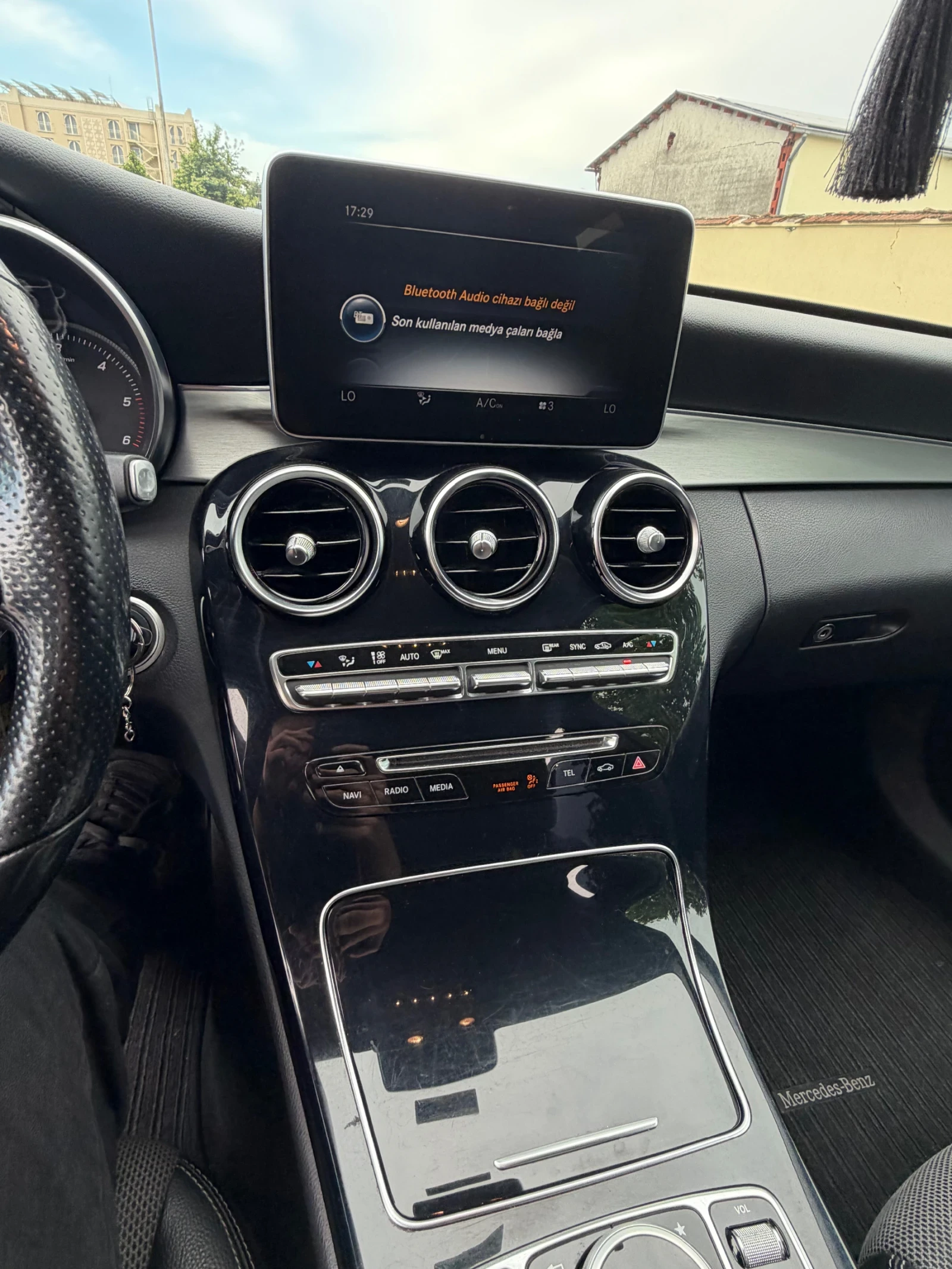 Mercedes-Benz C 220, снимка 11 - Автомобили и джипове - 54931834