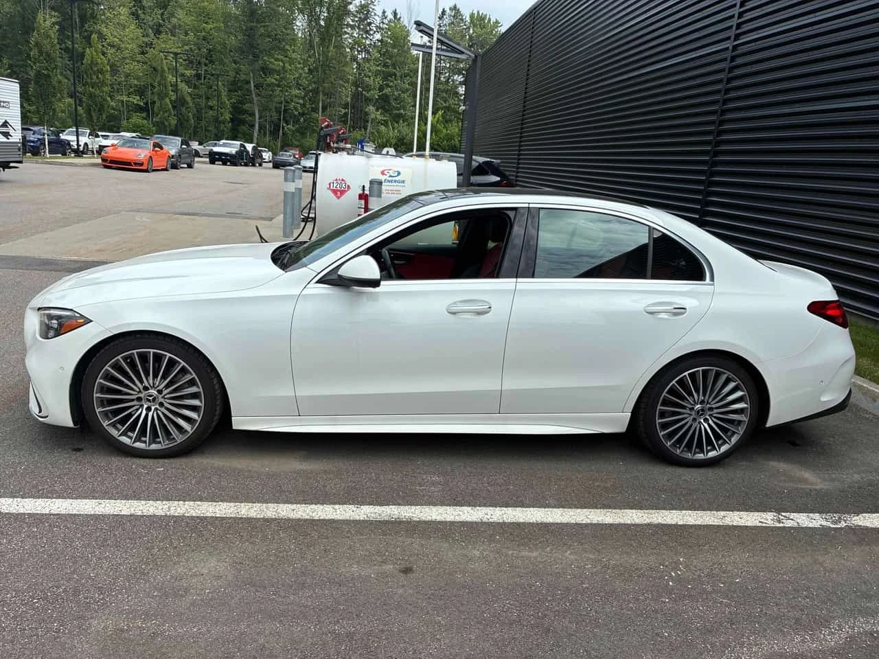 Mercedes-Benz C 300 * АВТОКРЕДИТ БЕЗ ПЪРВОНАЧАЛНА ВНОСКА* , снимка 2 - Автомобили и джипове - 55385613