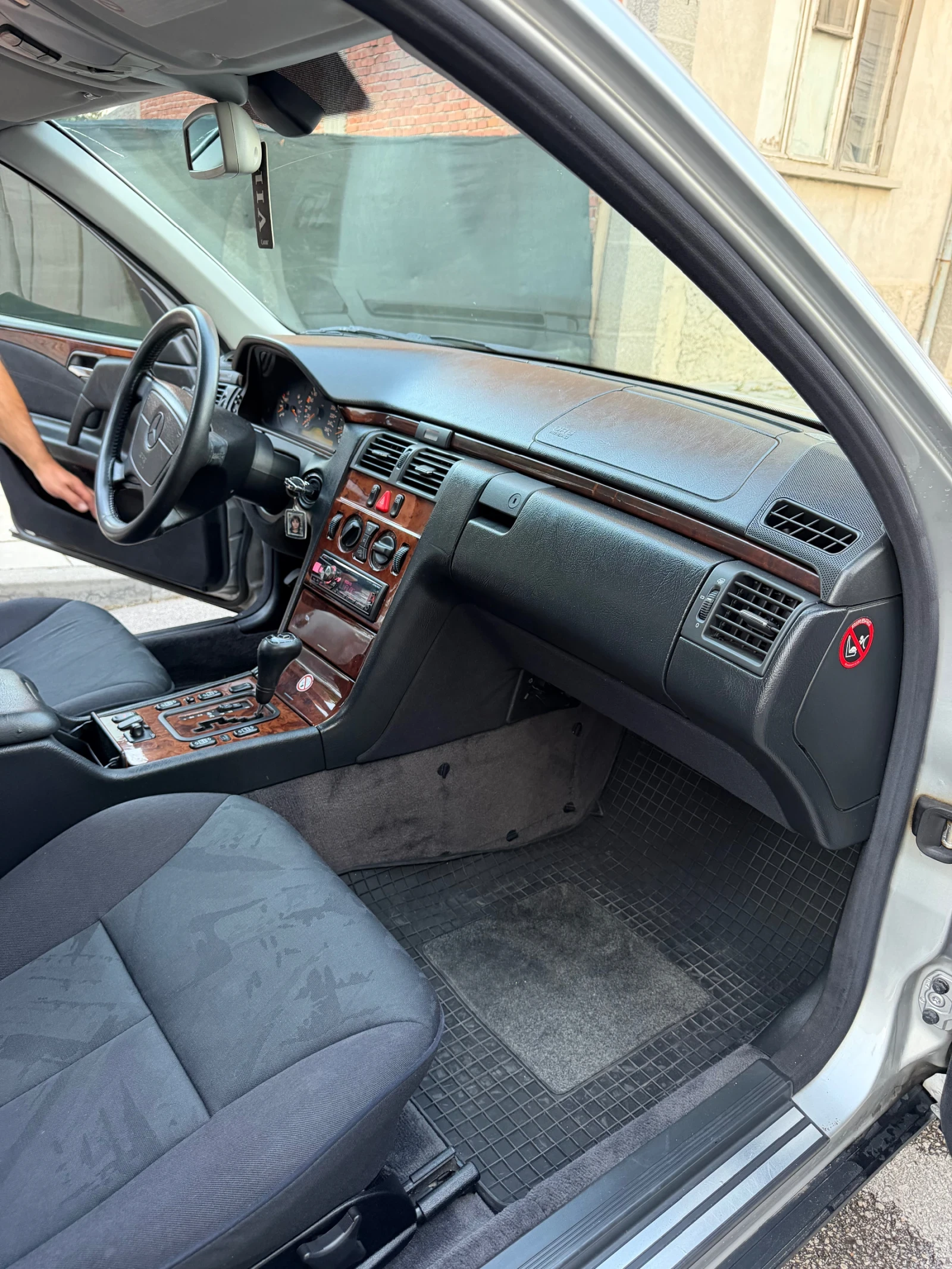 Mercedes-Benz E 300 TD W210, снимка 10 - Автомобили и джипове - 55347771