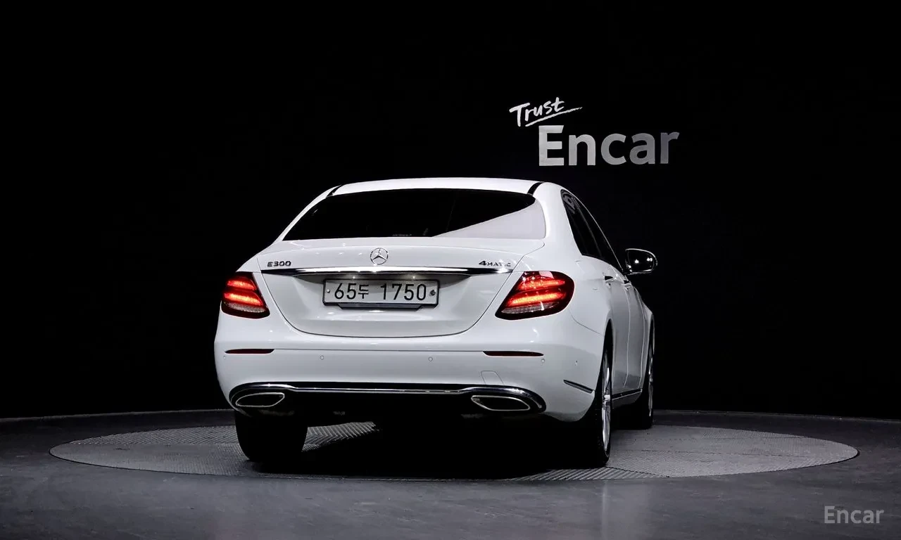 Mercedes-Benz E 300 4 MATIC /BURMESTER /360 КАМЕРИ /ОБДУХВАНЕ /HEAD UP, снимка 4 - Автомобили и джипове - 55492972