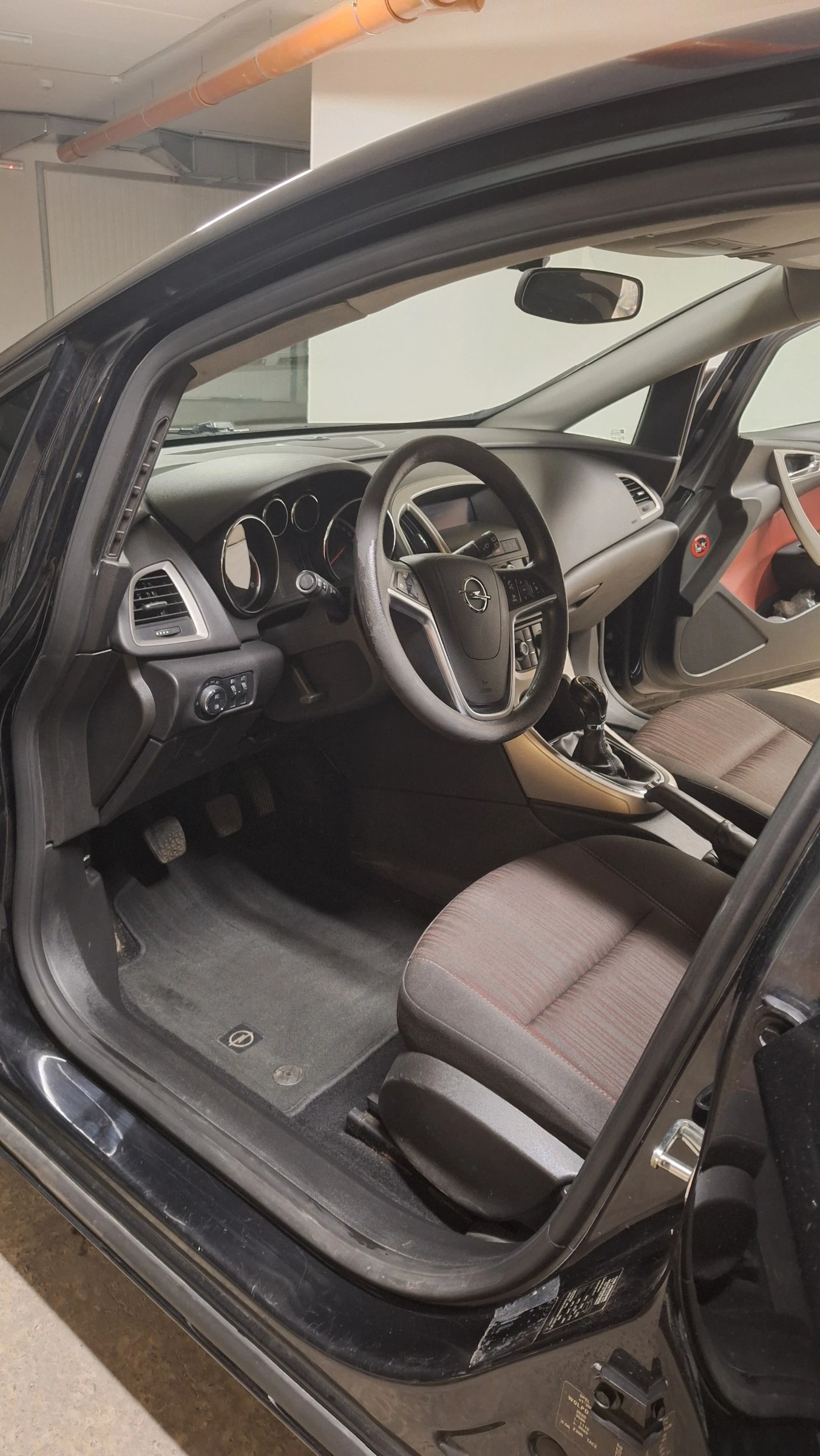 Opel Astra J 1.7CDTI, снимка 10 - Автомобили и джипове - 56144839
