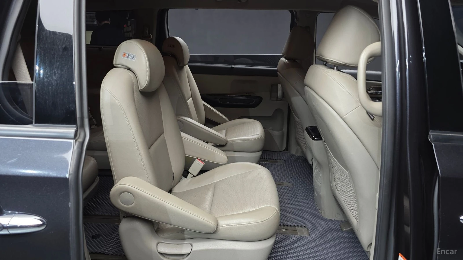 Kia Carnival PRESTIGE - 9 ����� - ��������� - �������� - ����� | Mobile.bg � ����������� 11