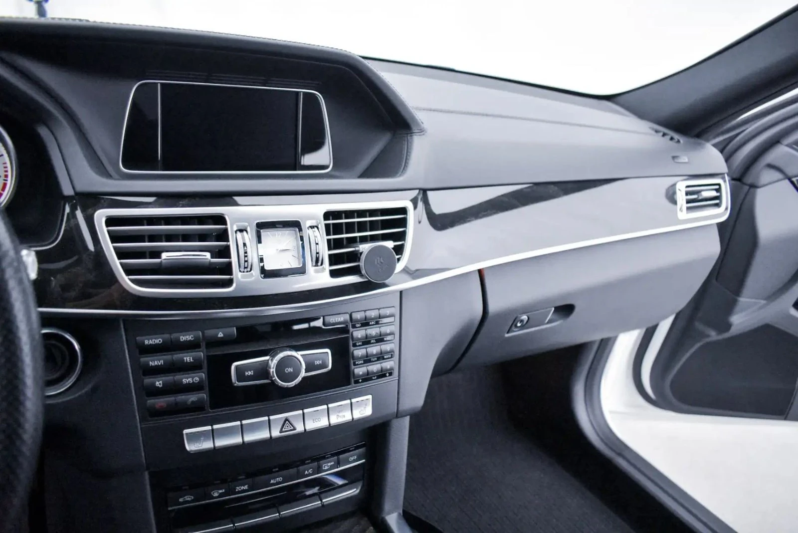 Mercedes-Benz E 400, снимка 14 - Автомобили и джипове - 56634483