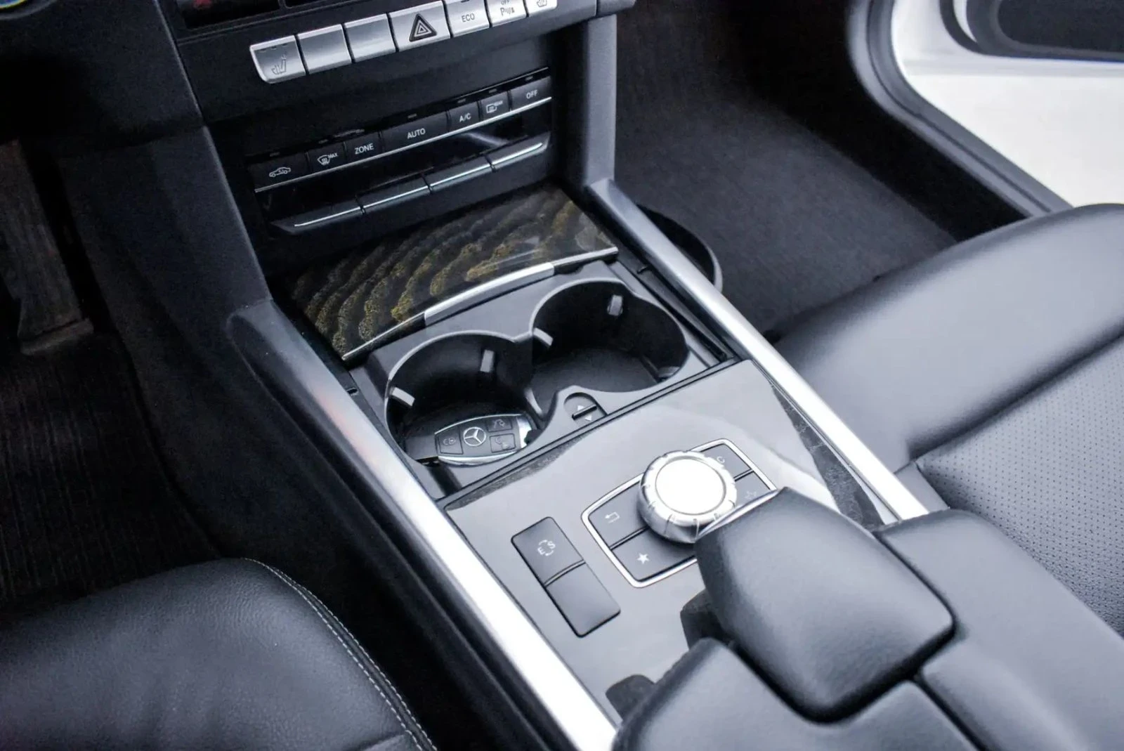 Mercedes-Benz E 400, снимка 13 - Автомобили и джипове - 56634483