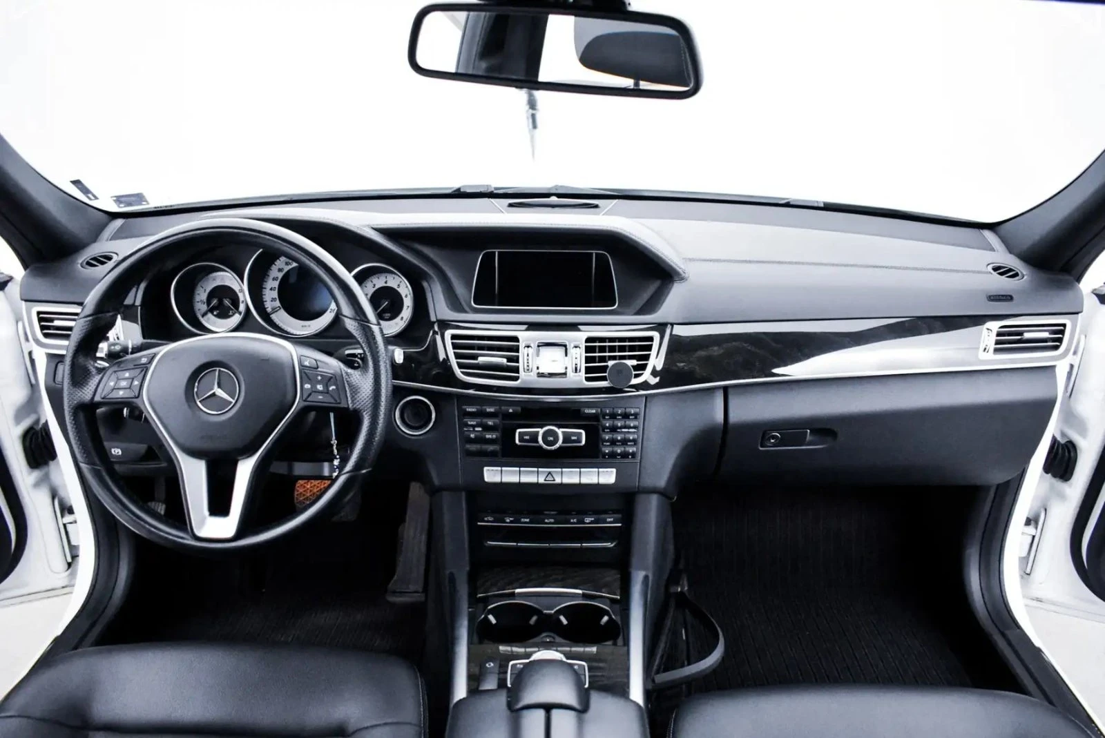 Mercedes-Benz E 400, снимка 15 - Автомобили и джипове - 56634483