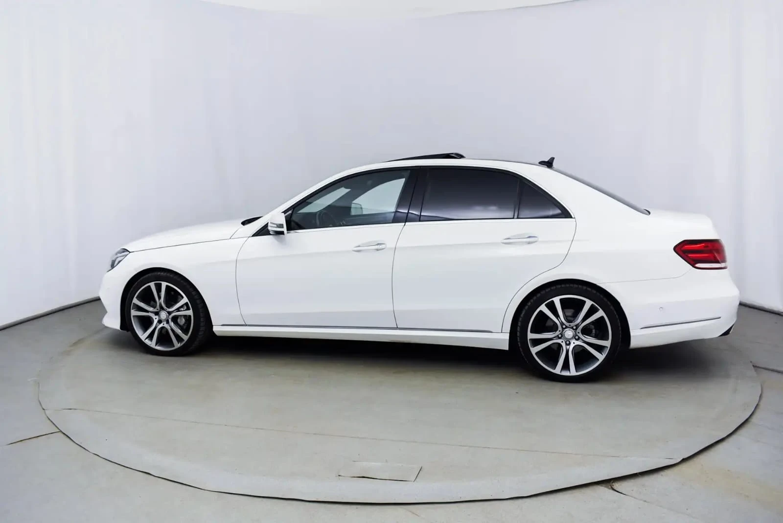 Mercedes-Benz E 400, снимка 3 - Автомобили и джипове - 56634483