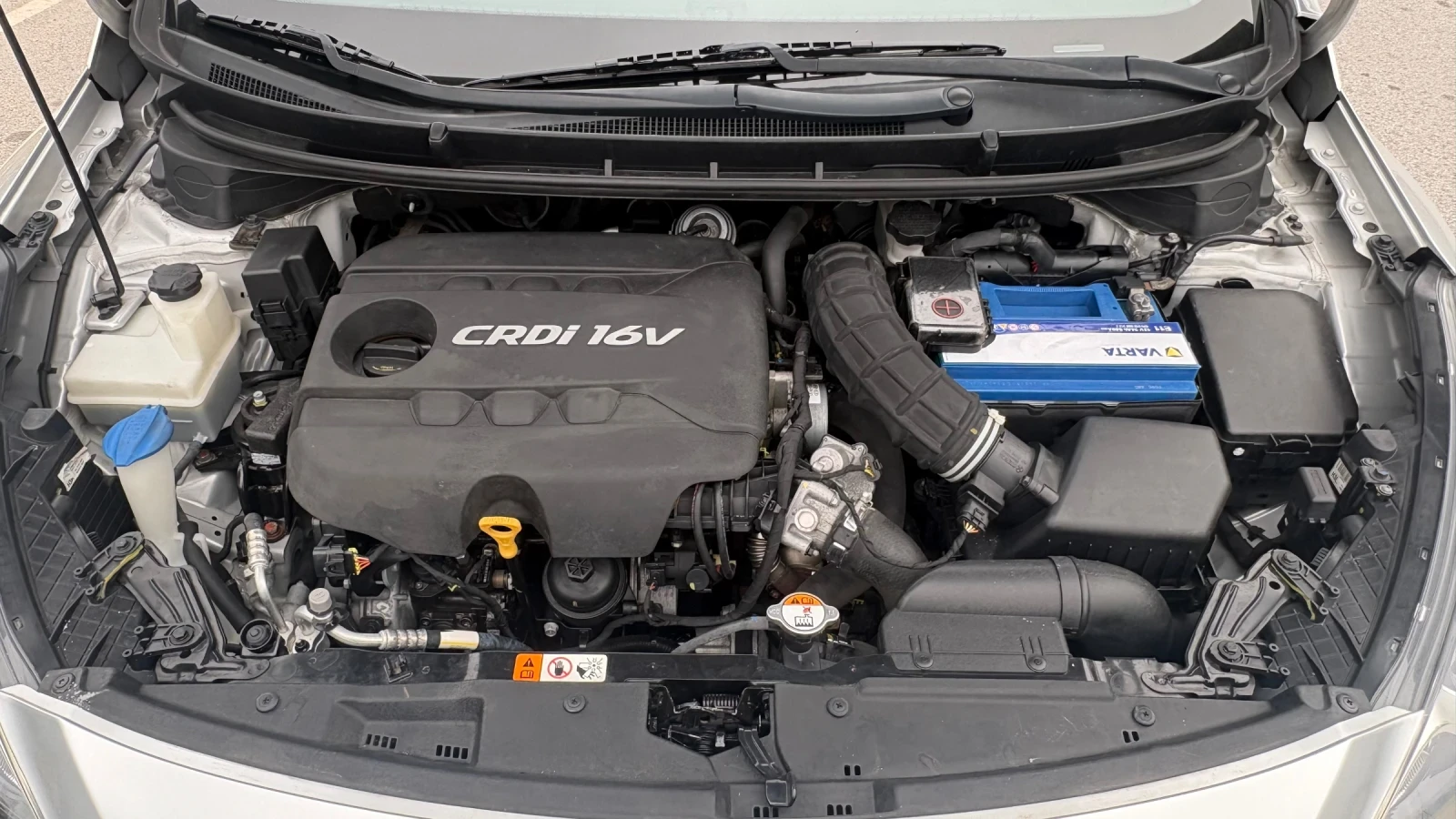 Hyundai I30 1.6  CRDI , снимка 10 - Автомобили и джипове - 56729206