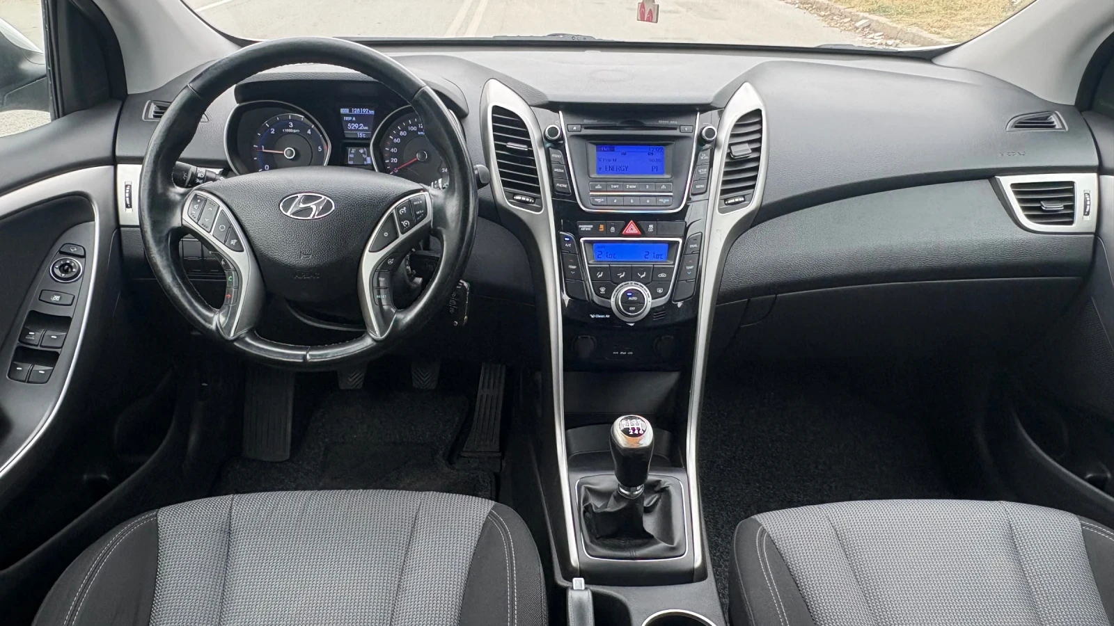 Hyundai I30 1.6  CRDI , снимка 5 - Автомобили и джипове - 56729206