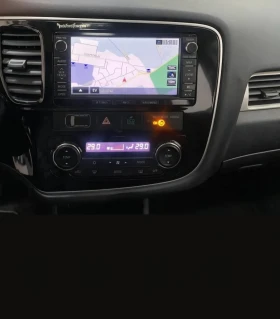 Mitsubishi Outlander 2.0 4x4 Plug-in Hybrid Full Extri  | Mobile.bg    8