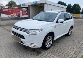 Mitsubishi Outlander 2.0 4x4 Plug-in Hybrid Full Extri  | Mobile.bg    2