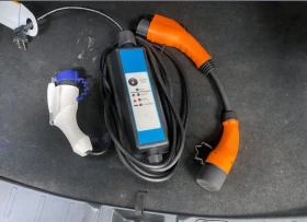 Mitsubishi Outlander 2.0 4x4 Plug-in Hybrid Full Extri  | Mobile.bg    11