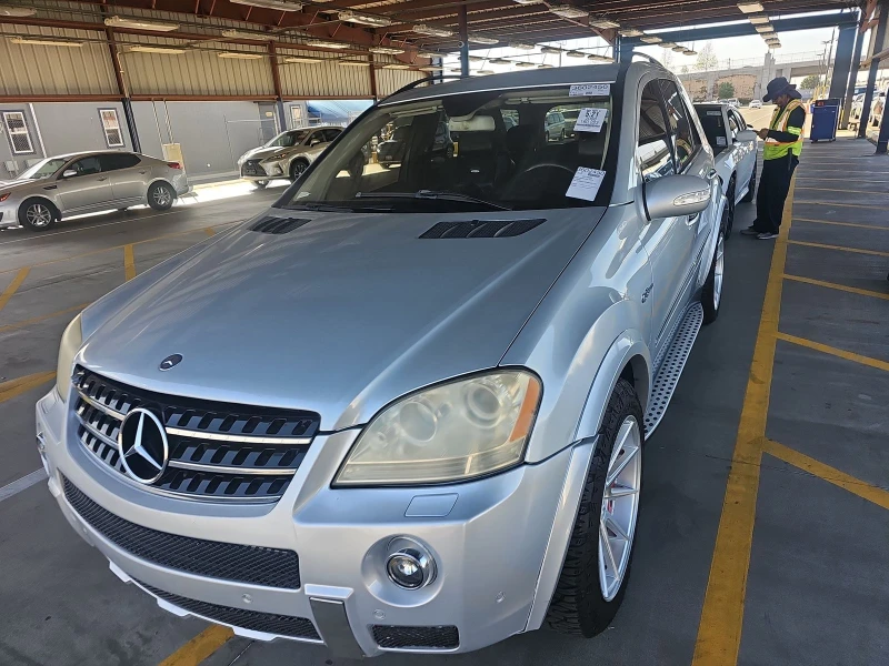 Mercedes-Benz ML 63 AMG amg* Harman/kardon* keyless go* подгрев отпред/отз, снимка 1 - Автомобили и джипове - 48174795