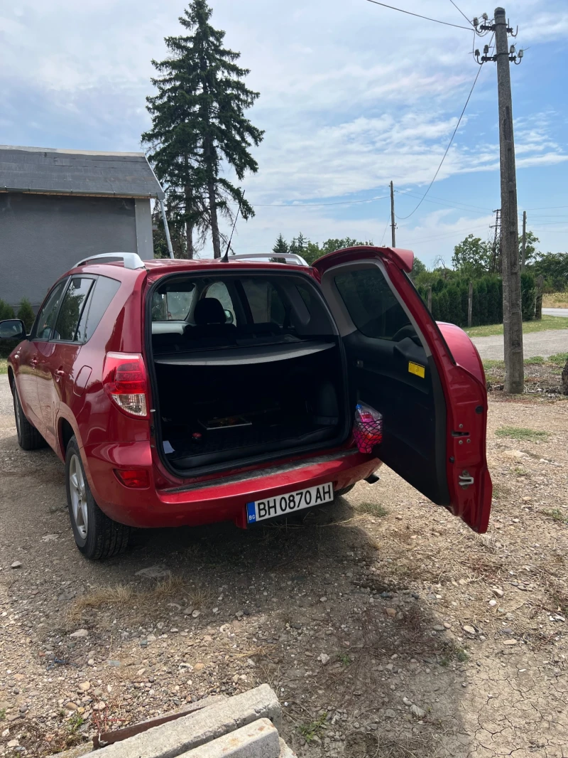 Toyota Rav4 2.2 D-4D, снимка 7 - Автомобили и джипове - 52446359