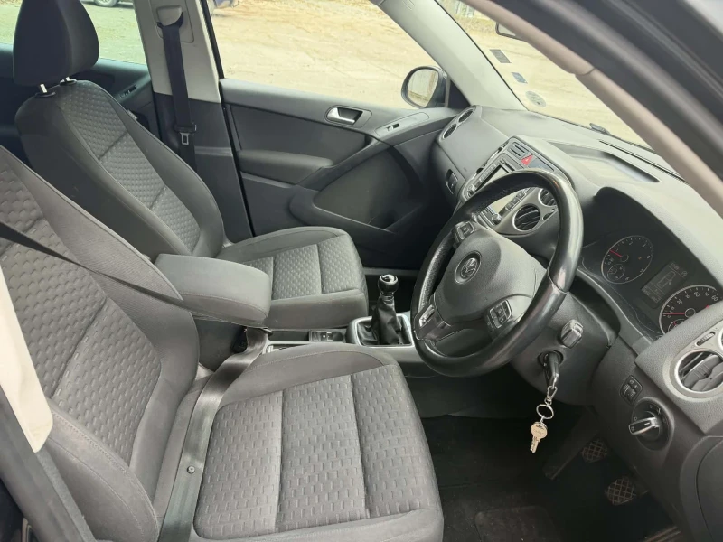 VW Tiguan, снимка 8 - Автомобили и джипове - 52753034