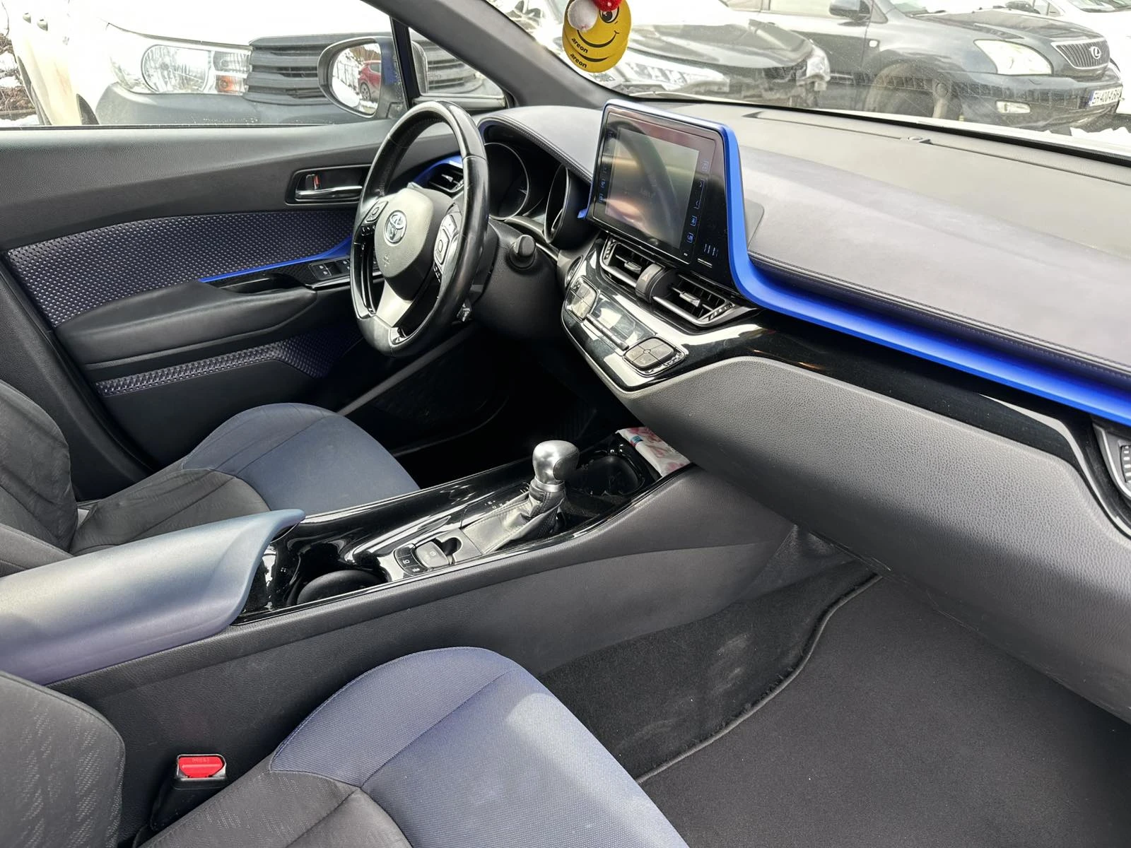Toyota C-HR 1.2 Turbo, снимка 9 - Автомобили и джипове - 53963800