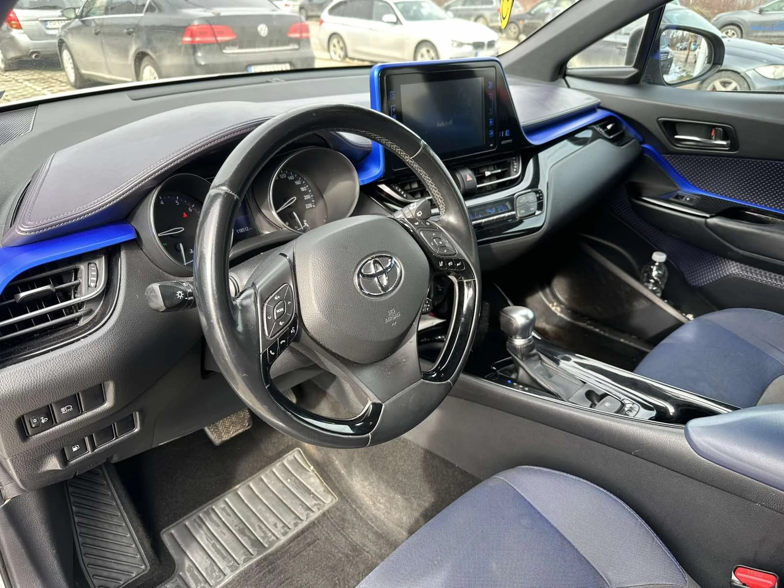 Toyota C-HR 1.2 Turbo, снимка 8 - Автомобили и джипове - 53963800