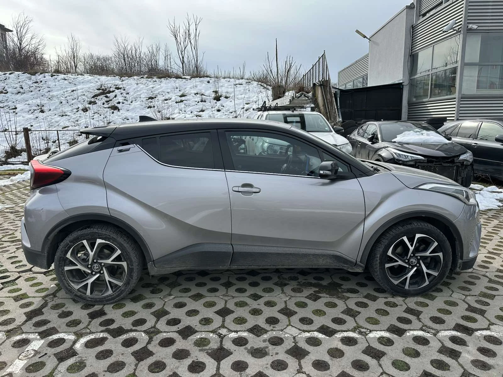 Toyota C-HR 1.2 Turbo, снимка 5 - Автомобили и джипове - 53963800