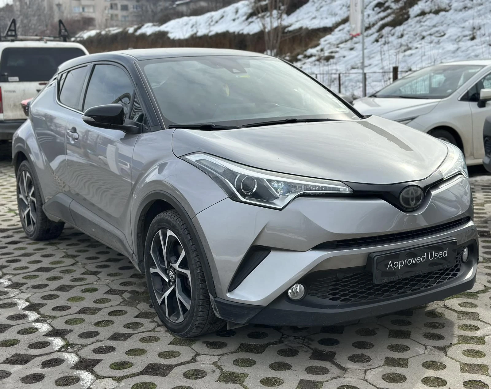Toyota C-HR 1.2 Turbo, снимка 4 - Автомобили и джипове - 53963800