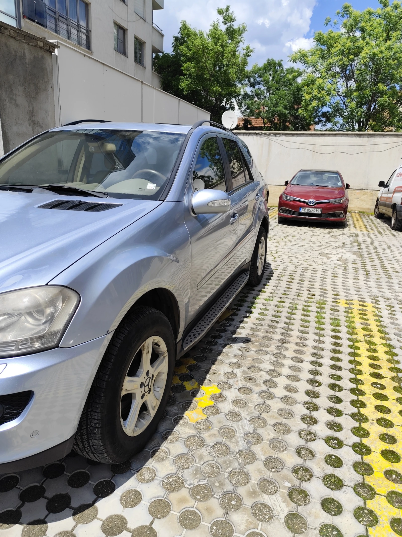 Mercedes-Benz ML 320 4MATIC, снимка 5 - Автомобили и джипове - 54809375