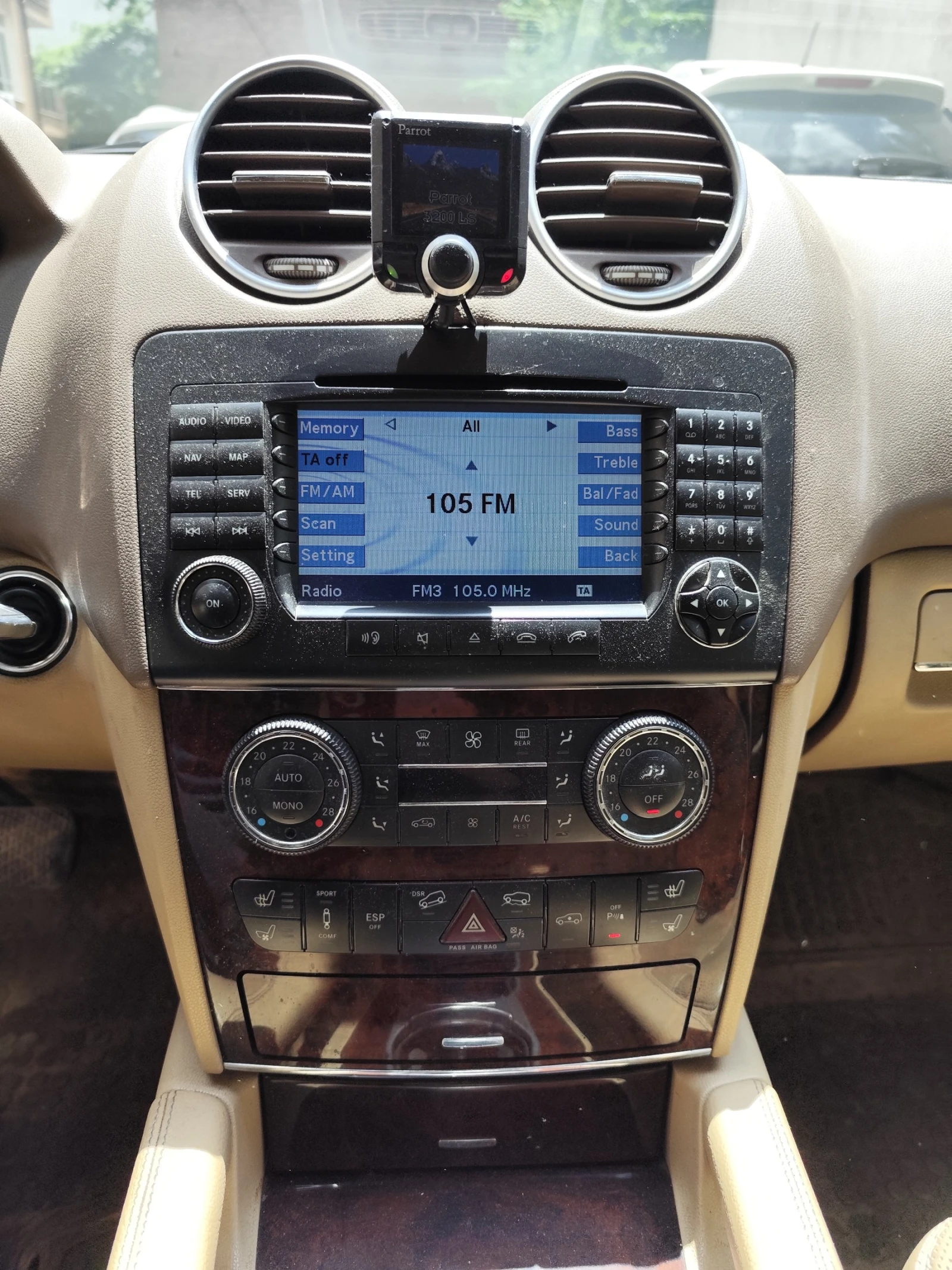 Mercedes-Benz ML 320 4MATIC, снимка 9 - Автомобили и джипове - 54809375