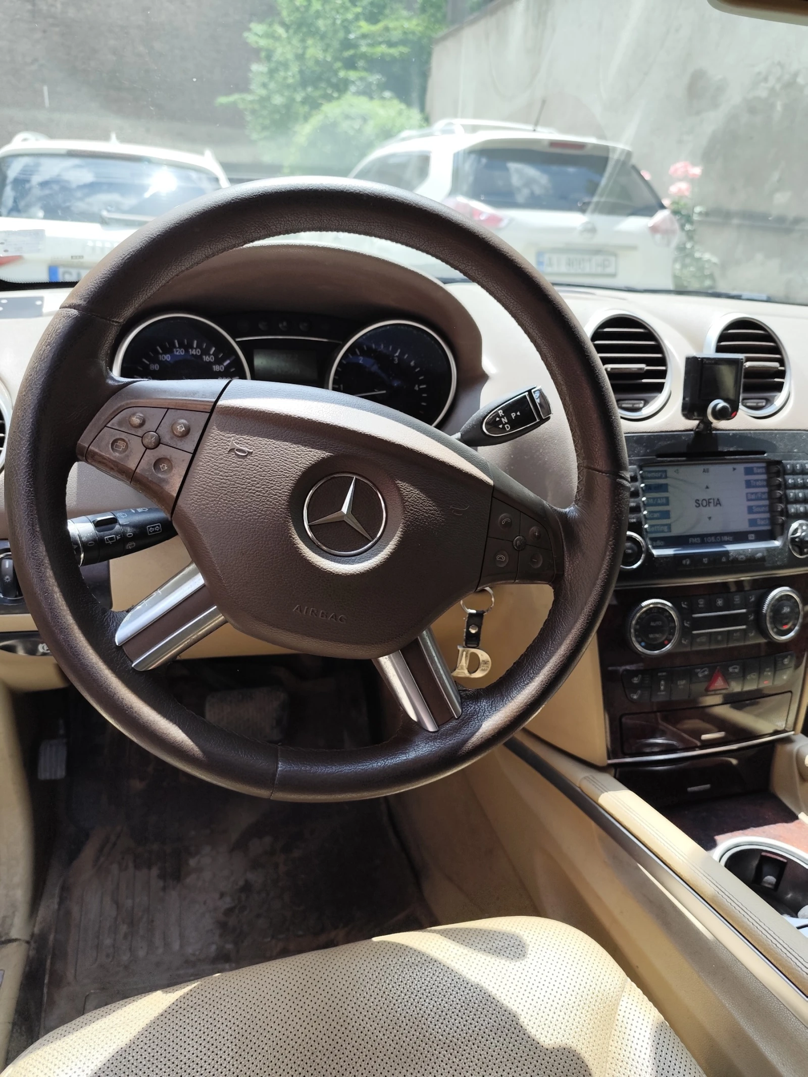 Mercedes-Benz ML 320 4MATIC, снимка 8 - Автомобили и джипове - 54809375