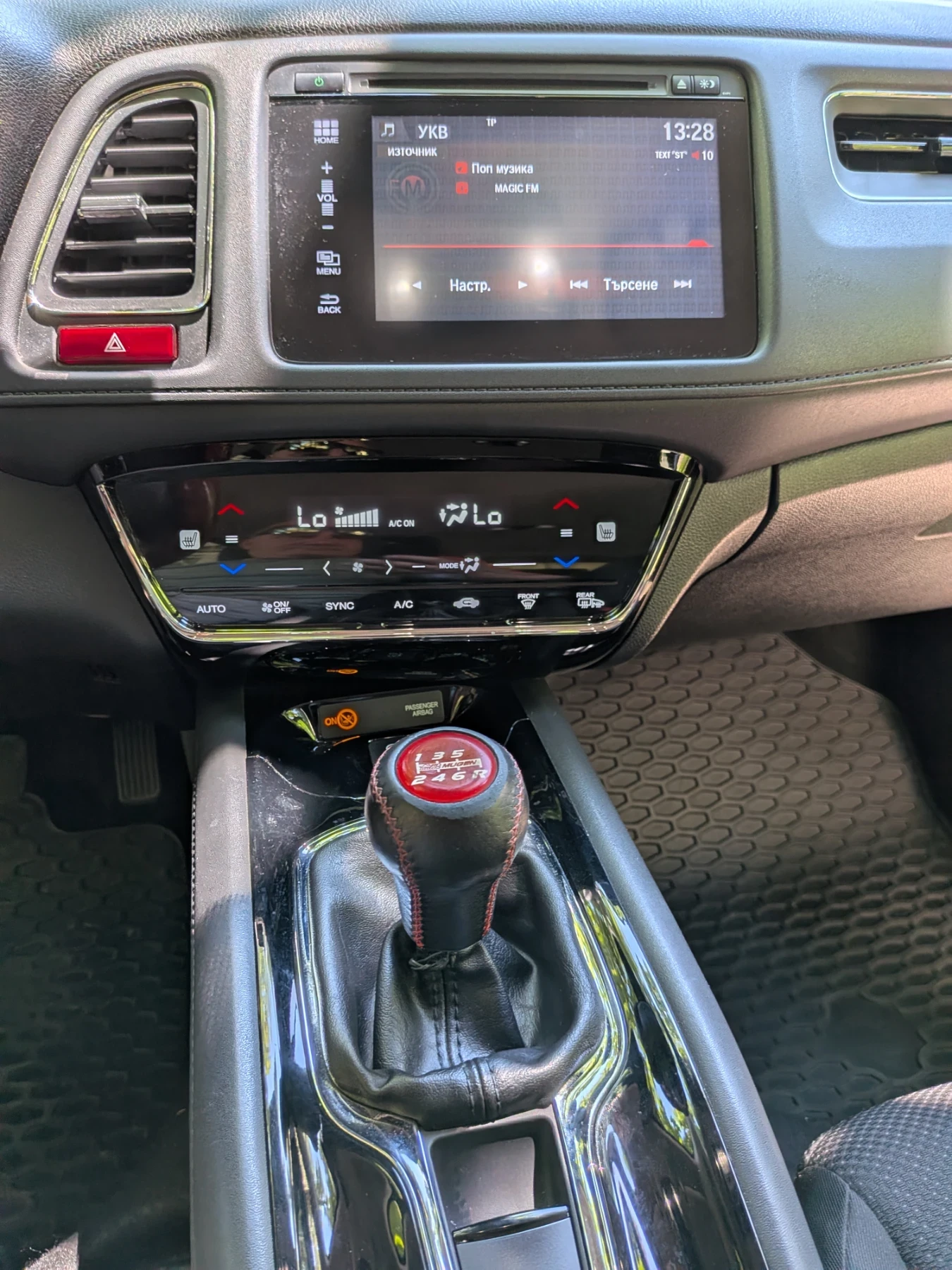 Honda Hr-v SUV, снимка 11 - Автомобили и джипове - 55328463
