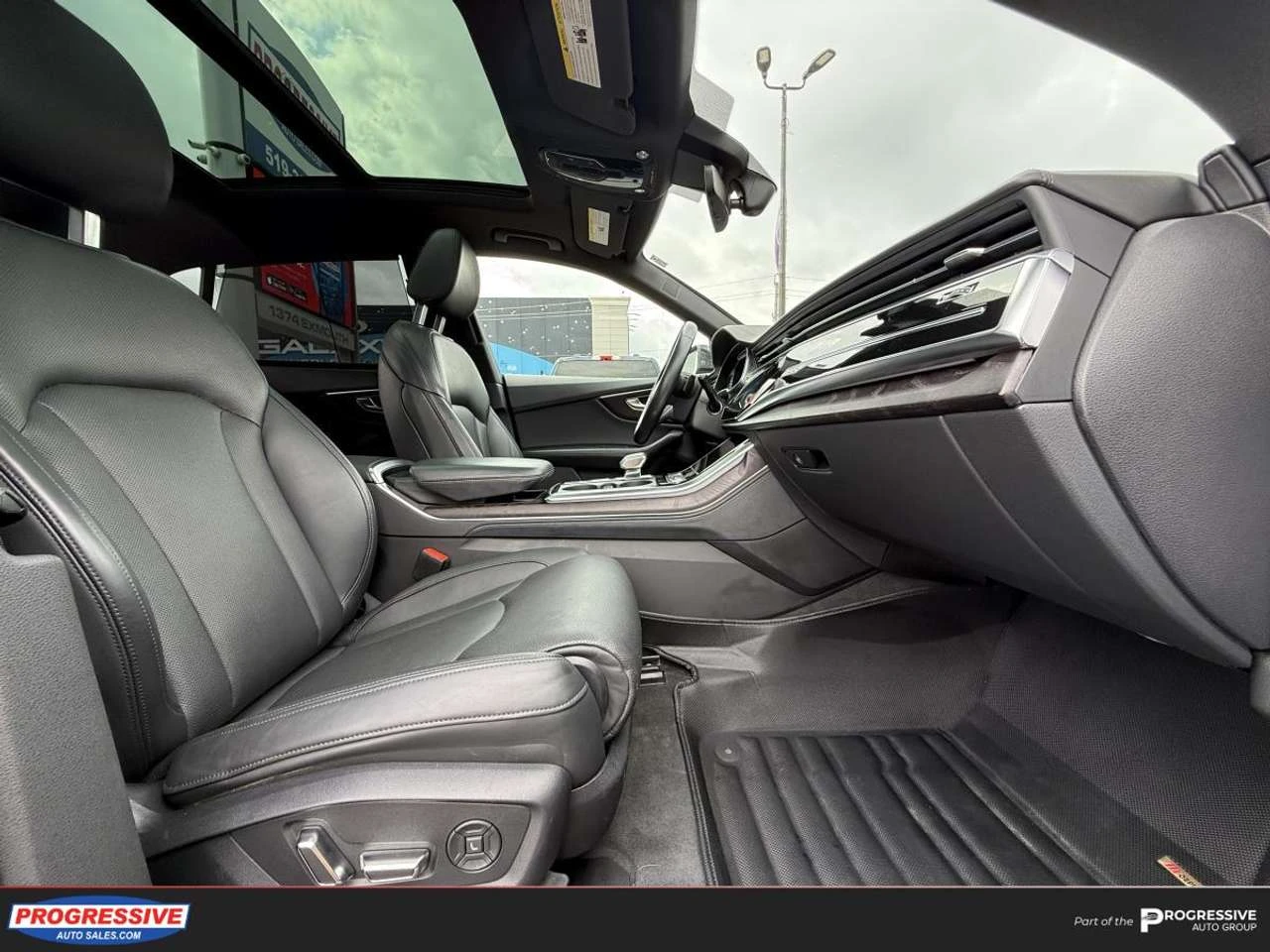 Audi Q8 TECHNIK, снимка 13 - Автомобили и джипове - 56437688