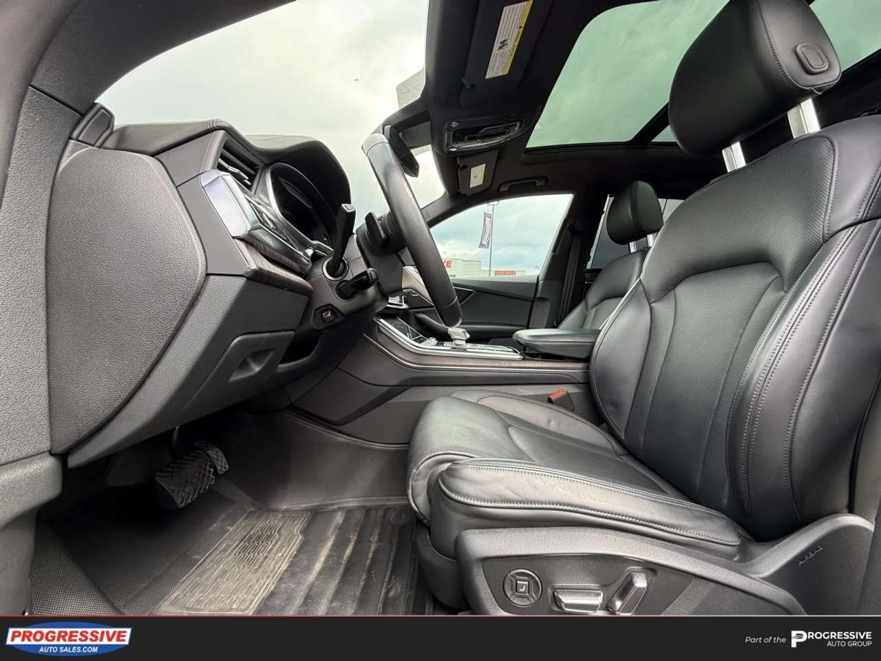 Audi Q8 TECHNIK, снимка 9 - Автомобили и джипове - 56437688