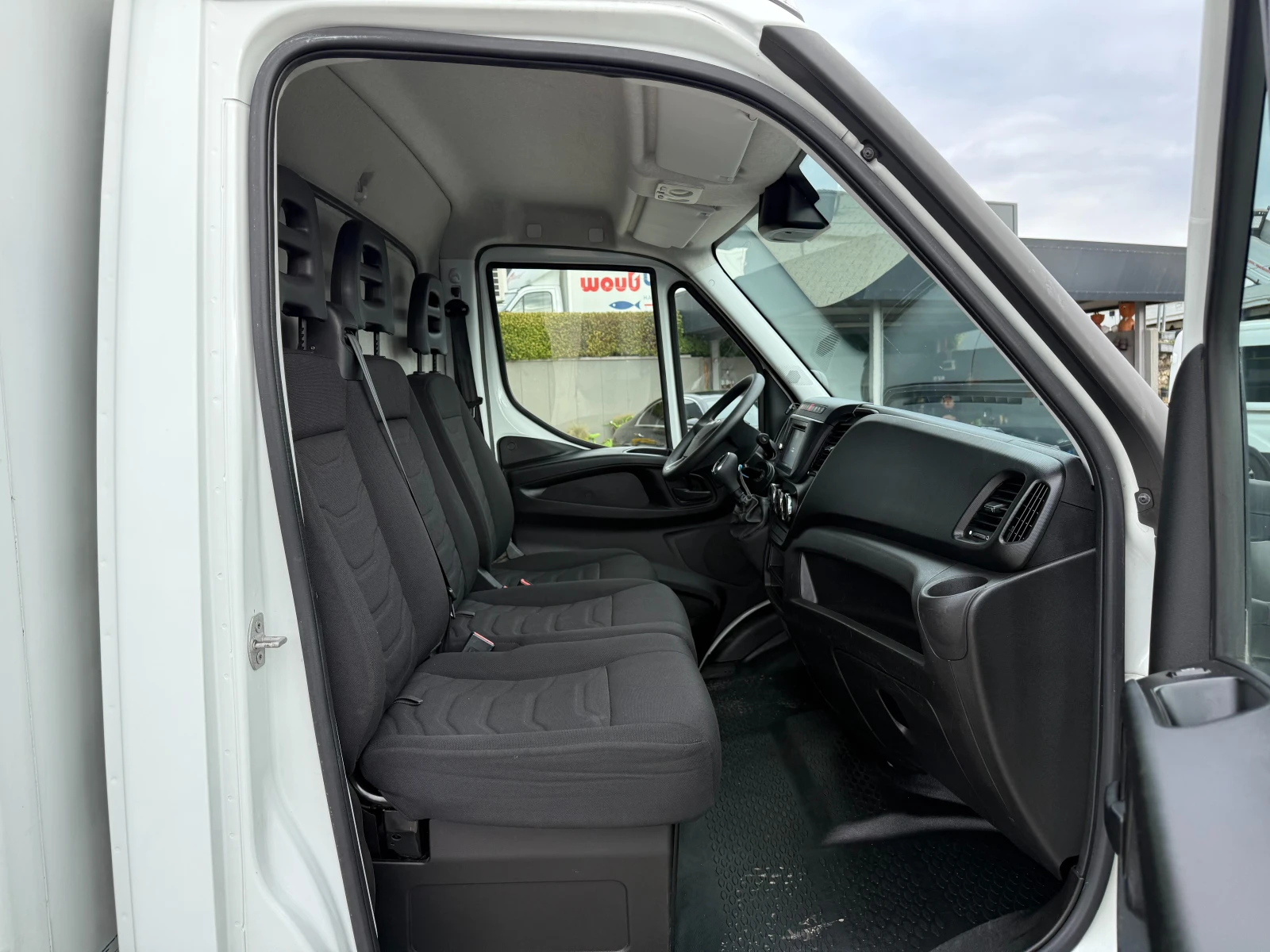 Iveco Daily 35-170 Hi-Matic 3.0HPI 4.24м. Падащ борд  - изображение 10