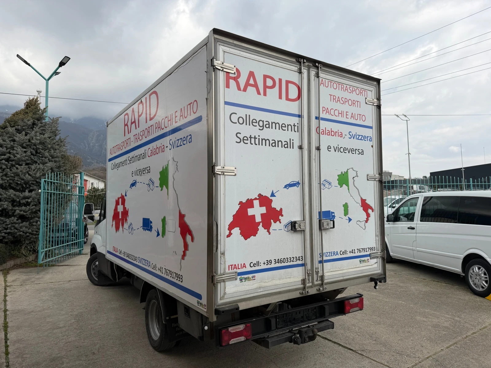 Iveco Daily 3.0HPI* 35C17* Климатик* 3.70 метра + стр. врата, снимка 8 - Бусове и автобуси - 53874318