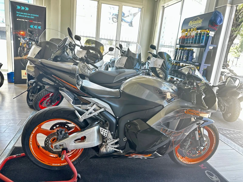 Honda Cbr 600RR 2011г., снимка 8 - Мотоциклети и мототехника - 51072523