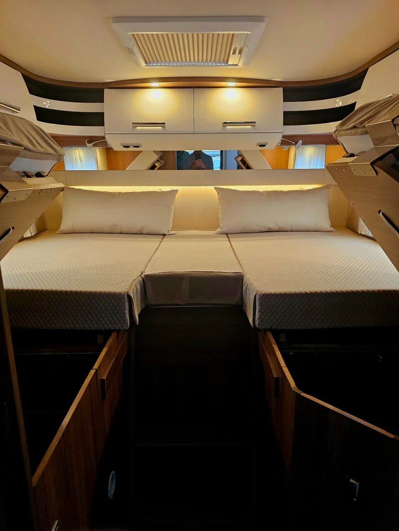 Кемпер Carthago  евро C-tourer 145 RB- LE  Mercedes, снимка 10 - Каравани и кемпери - 52007641