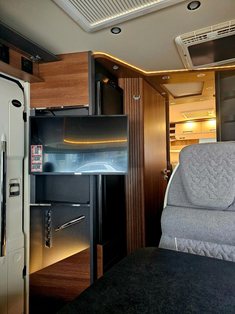 Кемпер Carthago  евро C-tourer 145 RB- LE  Mercedes, снимка 11 - Каравани и кемпери - 52007641