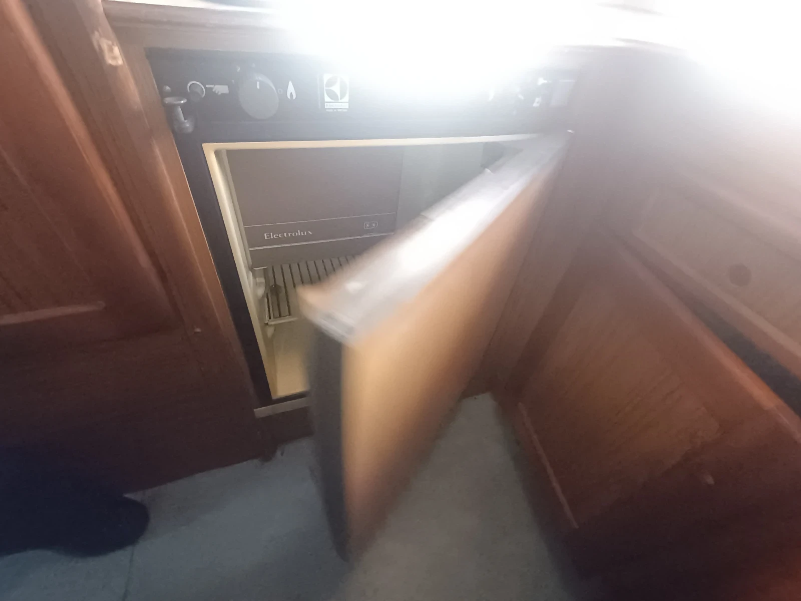 Кемпер Mercedes-Benz МВ 100, , , Карман"  2, 4 Д  , снимка 9 - Каравани и кемпери - 53771740