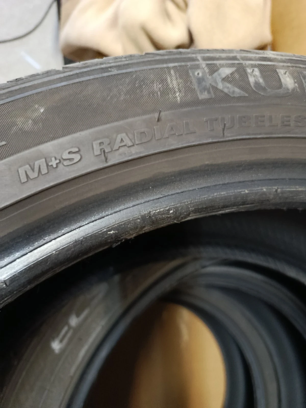 Гуми Всесезонни 275/40R20, снимка 6 - Гуми и джанти - 54111548