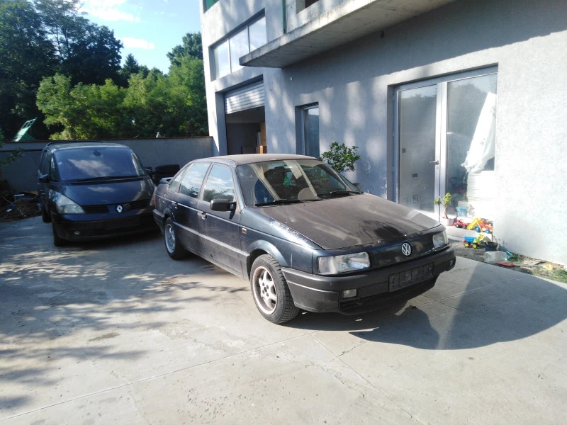 VW Passat 1.8, снимка 1 - Автомобили и джипове - 46969514