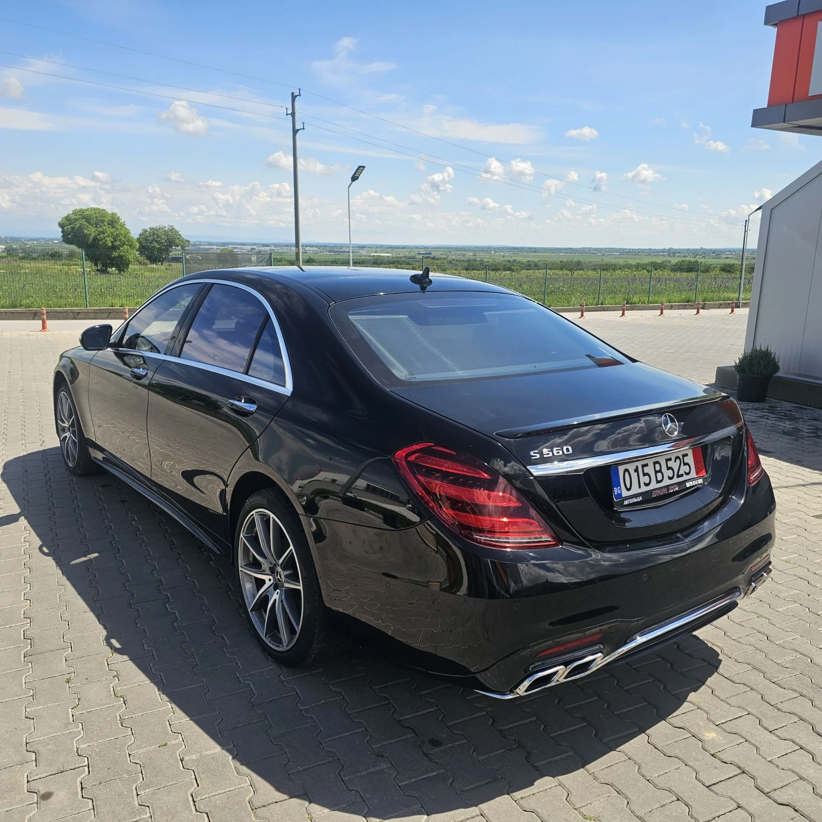 Mercedes-Benz S 560 AMG - изображение 4