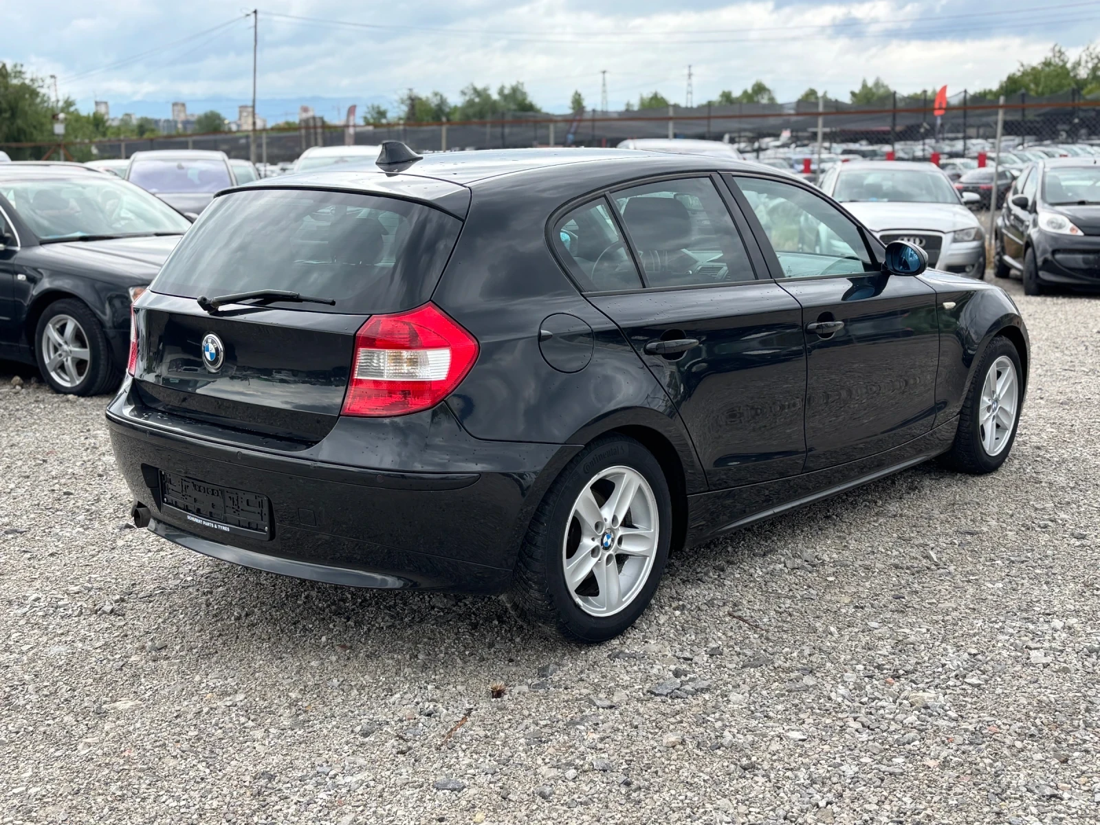 BMW 118 1.8-122кс - изображение 4