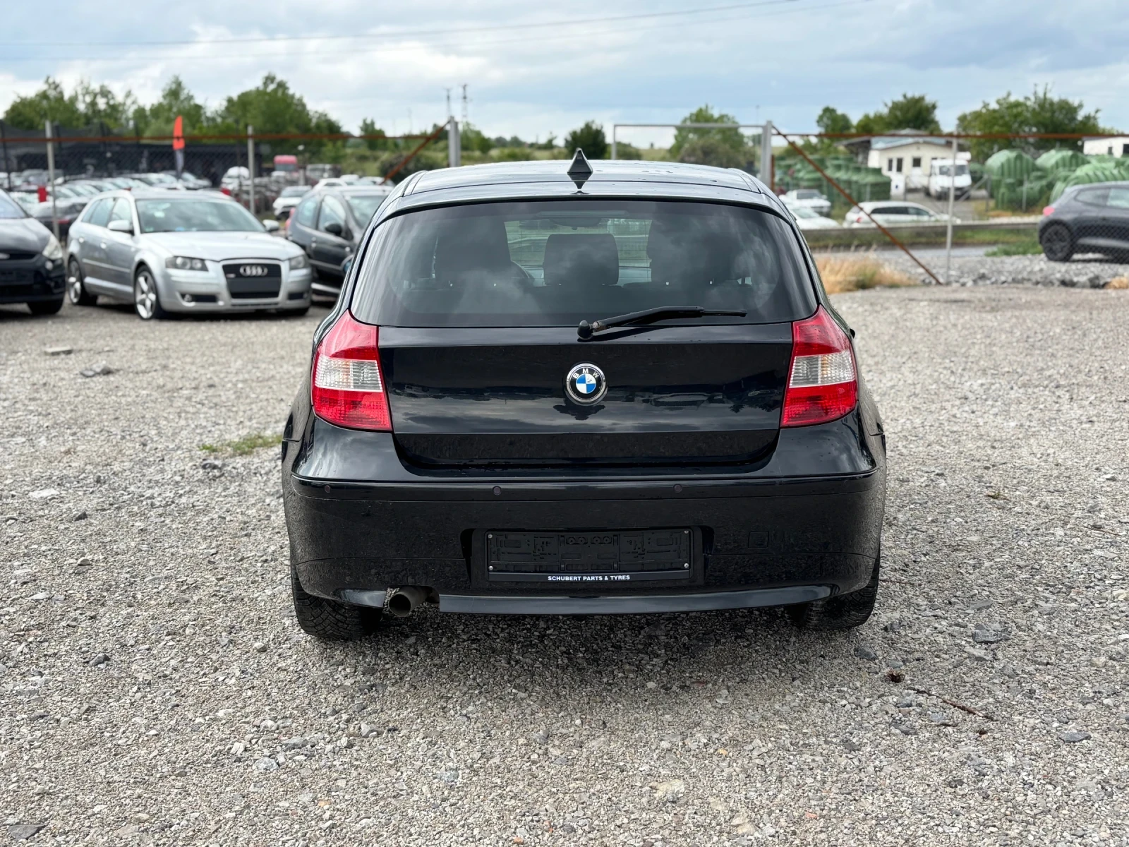 BMW 118 1.8-122кс - изображение 6