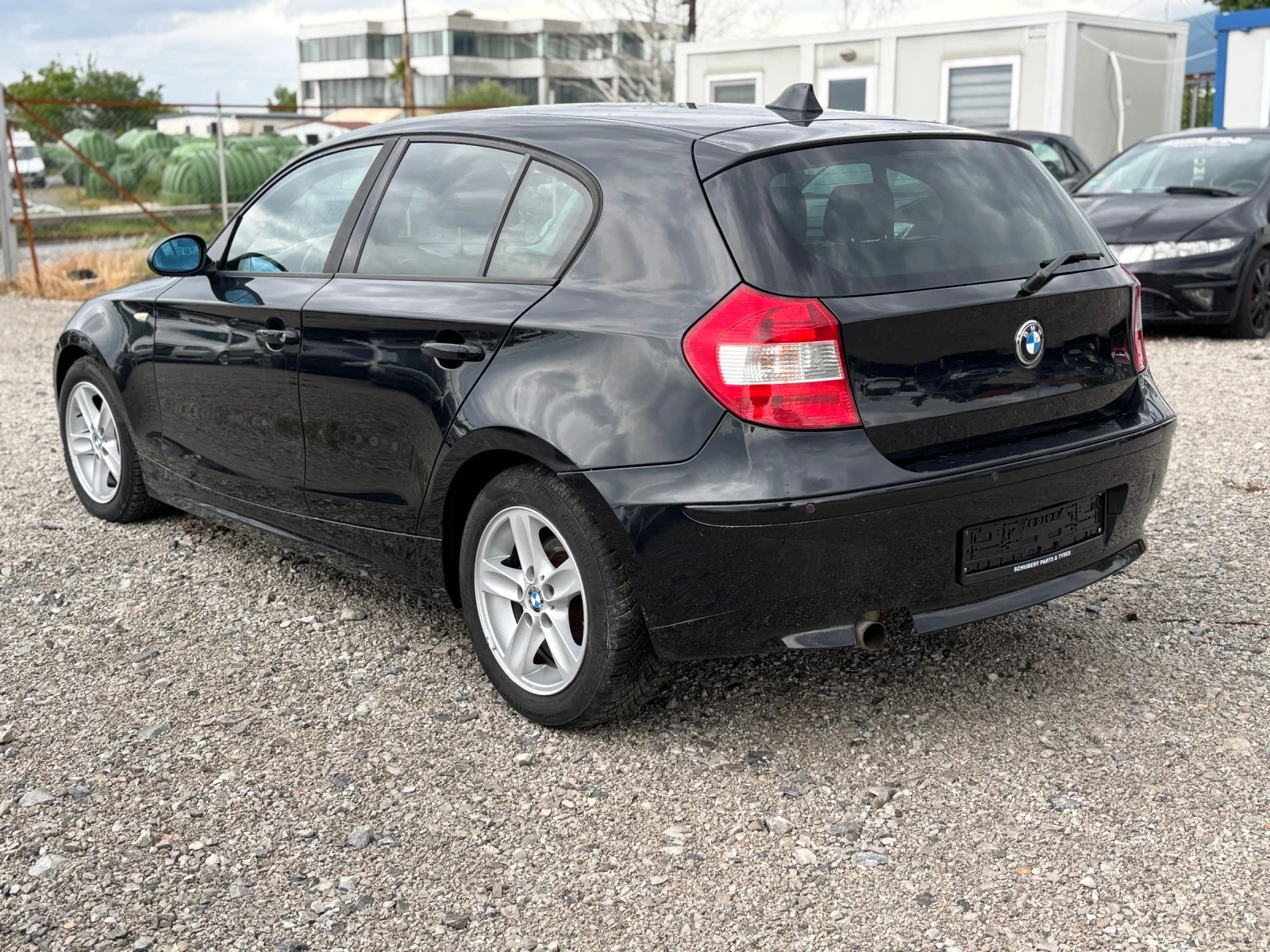 BMW 118 1.8-122кс - изображение 2