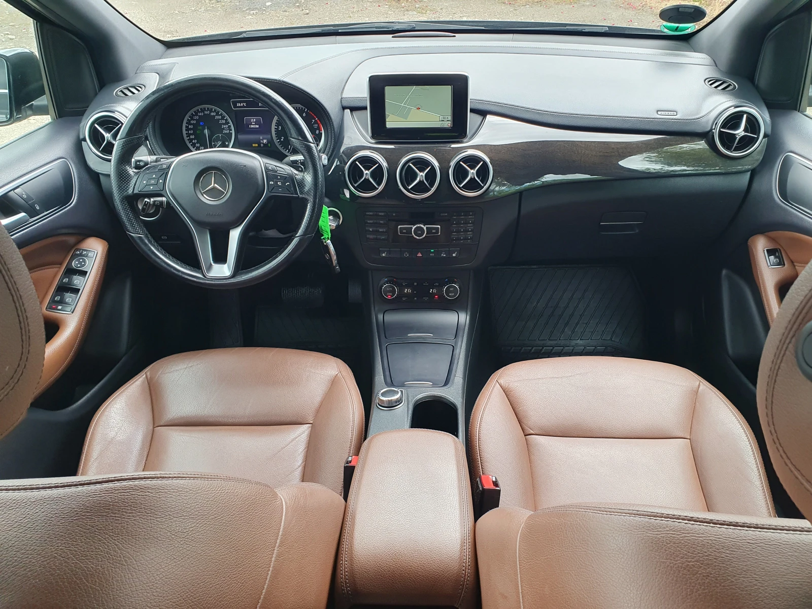 Mercedes-Benz B 220 АВТОМАТИК КОЖА NAVI LED DISTRONIC - изображение 10
